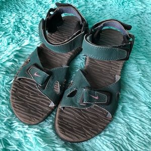 nike sandals strappy